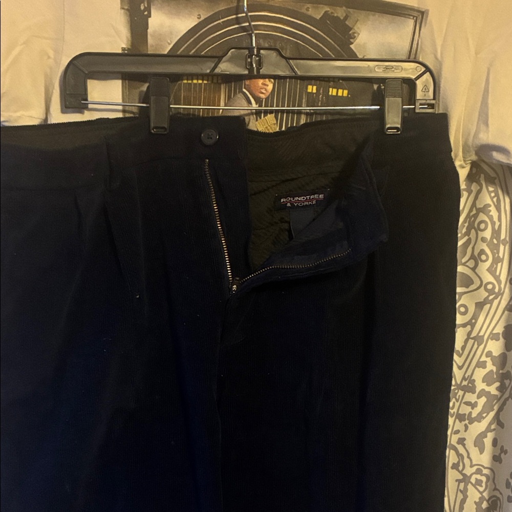 Roundtree & Yorke Men's Navy Corduroy Pants